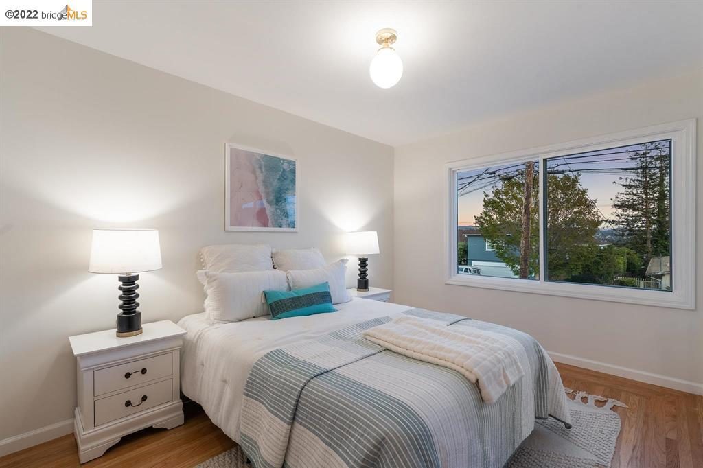 Secondary bedroom