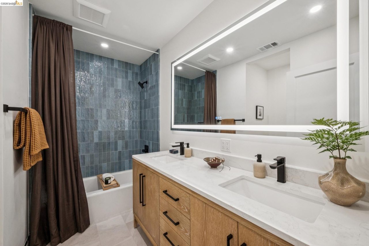 Large new bath with high-end fixtures and tub with private washroom